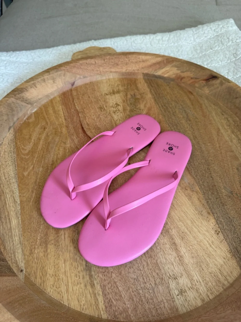 Shade & Shore Bright Pink Women's Flip Flop Sandals - Picture 1 of 6